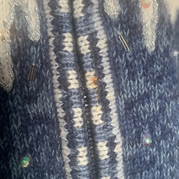 Vintage Heirloom Collectibles Winter Snow Flake Knit embellished sweater Small - Picture 12 of 12